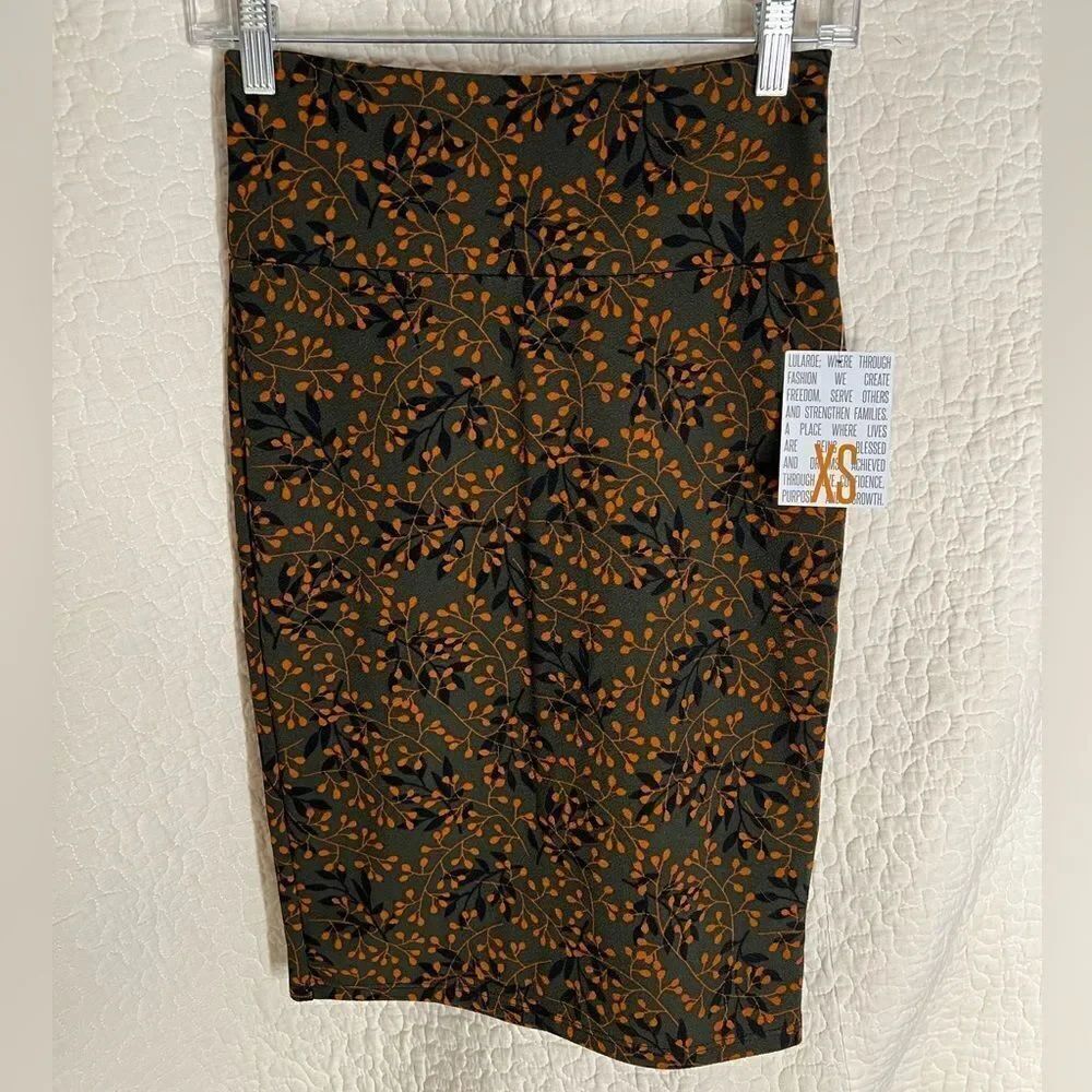 NWT LulaRoe Cassie Skirt